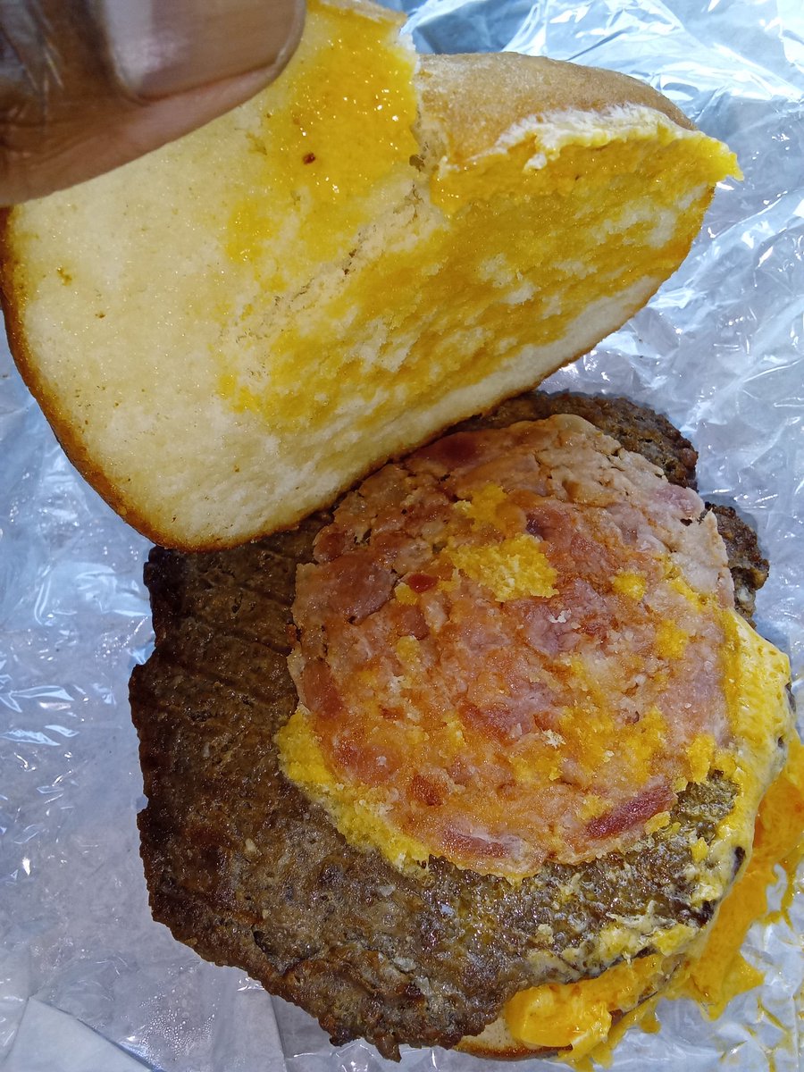 HedonEpicurea's tweet image. @perplexity_ai Said @sydney_sweeney likes cheeseburgers and tenders...

#perplexity #SydneySweeney