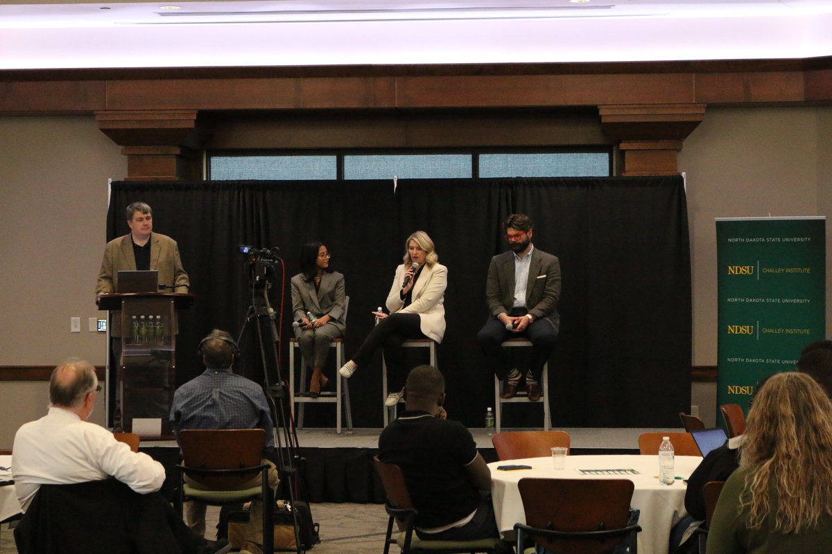 Spoke to students about something on everyone’s mind: how AI is reshaping the job market. Grateful to the <a href="/ChalleyInst/">Challey Institute</a> for the opportunity. 
I am esp moved by the warmth Fargo shows its international students. Midwestern hospitality is real. ❤️