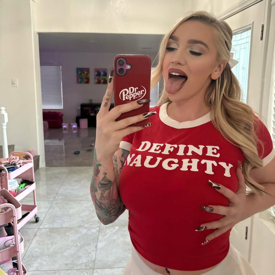 xGeorgiaJames's tweet image. 