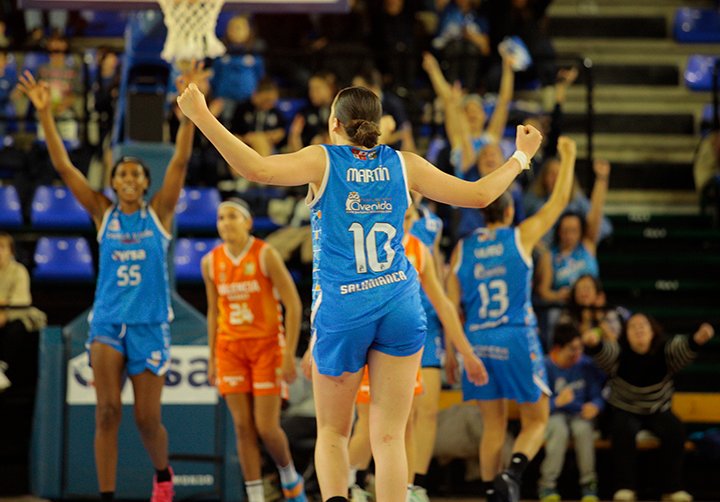 CRÓNICA ✍️

Esto sólo lo explica el WÜRZBURG SILVIA DOMÍNGUEZ

perfumeriasavenidabaloncesto.com/jornadas/inexp…

📷 <a href="/VirPintado/">Vir Pintado</a>