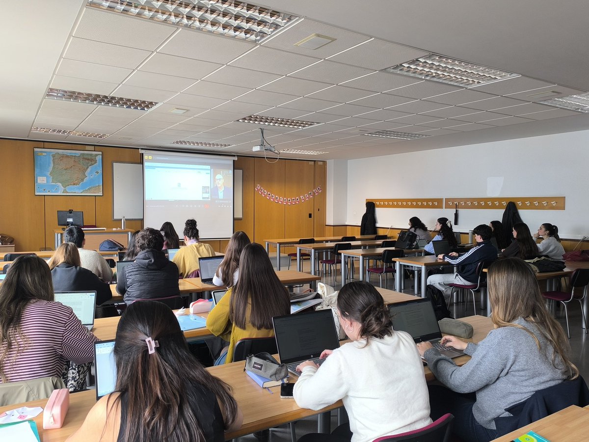 Encuentro virtual con Toni Arnedo, Director de Operaciones en Turia Hotels.
Nos habló de su trayectoria, del papel clave de Recepción en la gestión hotelera y de la importancia del Revenue Management con herramientas como PMS, RMS, Business Plan y Channel Manager.

#Turismo