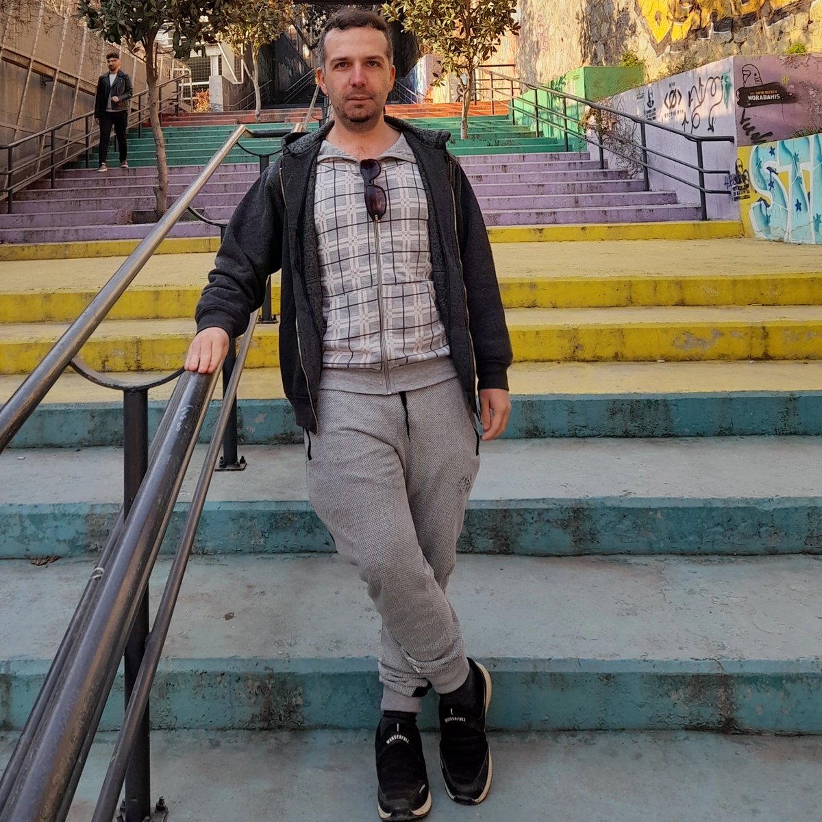 "İki nimet vardır ki insanların çoğu onun kıymetini bilmezler:
Vücut sağlığı,
Vicdan rahatlığı."

Hz.Muhammed (S.A.V)

Çok şey istemiyorum senden; Allah'tan kork, Kuldan utan, Beni sev. 

Oğuz Bal

TKPAY Cüzdan #EşrefRüya #kabuletmiyoruz #Veliaht #perşembe