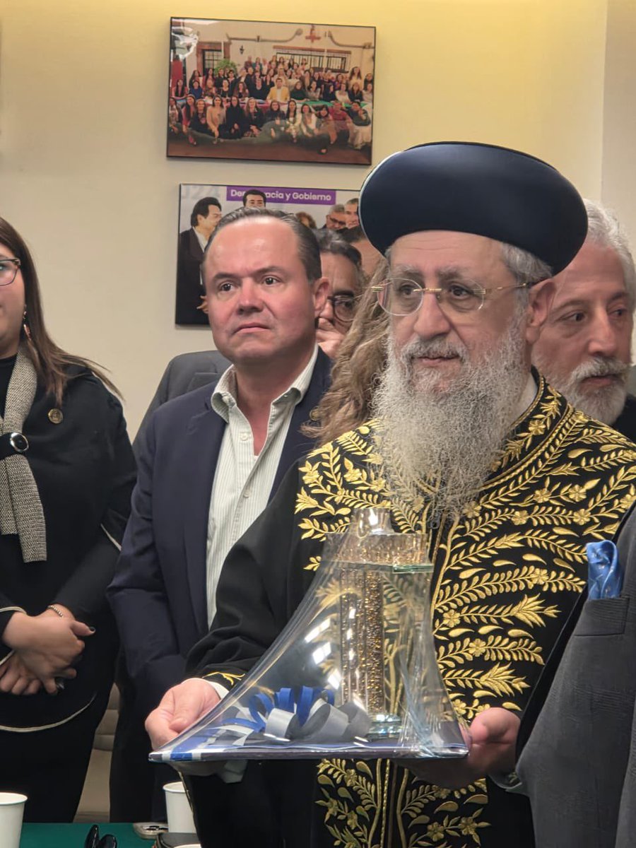 Muy honrado por la invititación de mi amigo, el Coordinador Político Dip. <a href="/PedrohacesO/">Pedro Haces</a>, para recibir, dialogar y conocer al Gran Rabino Sefardí David Yosef, una de las máximas autoridades religiosas a nivel mundial.