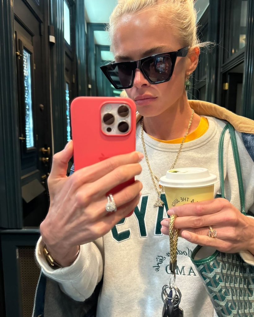 Emma tweet media
