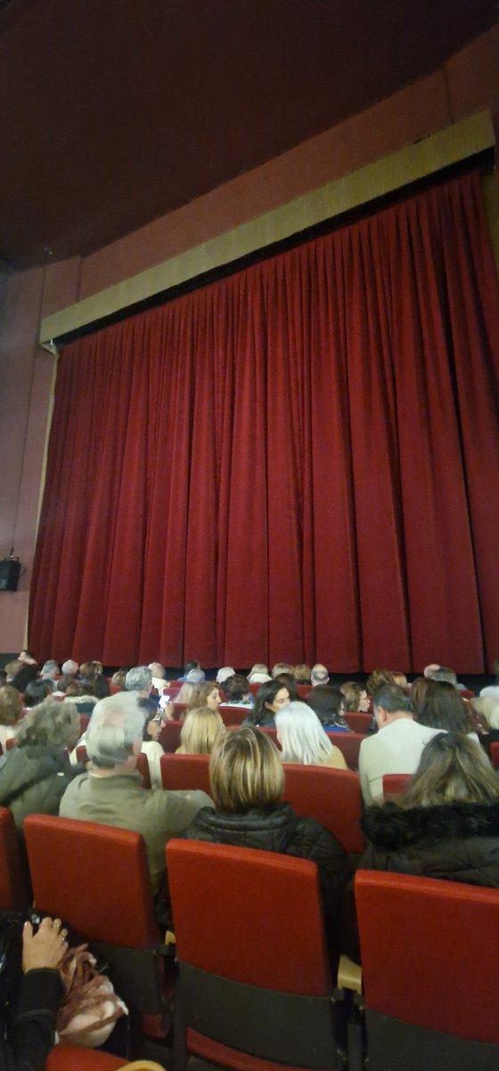CeaOlmedo's tweet photo. Hoy hemos estado con 100 alumn@s en nuestra tradicional visita a Madrid en Navidad. #cleopatra en el @mataderomadrid y #victoria en el Teatro Fígaro. Han quedado encantad@s. 
#educacionadultos #lifelonglearning https://t.co/h7IRHc6ih8