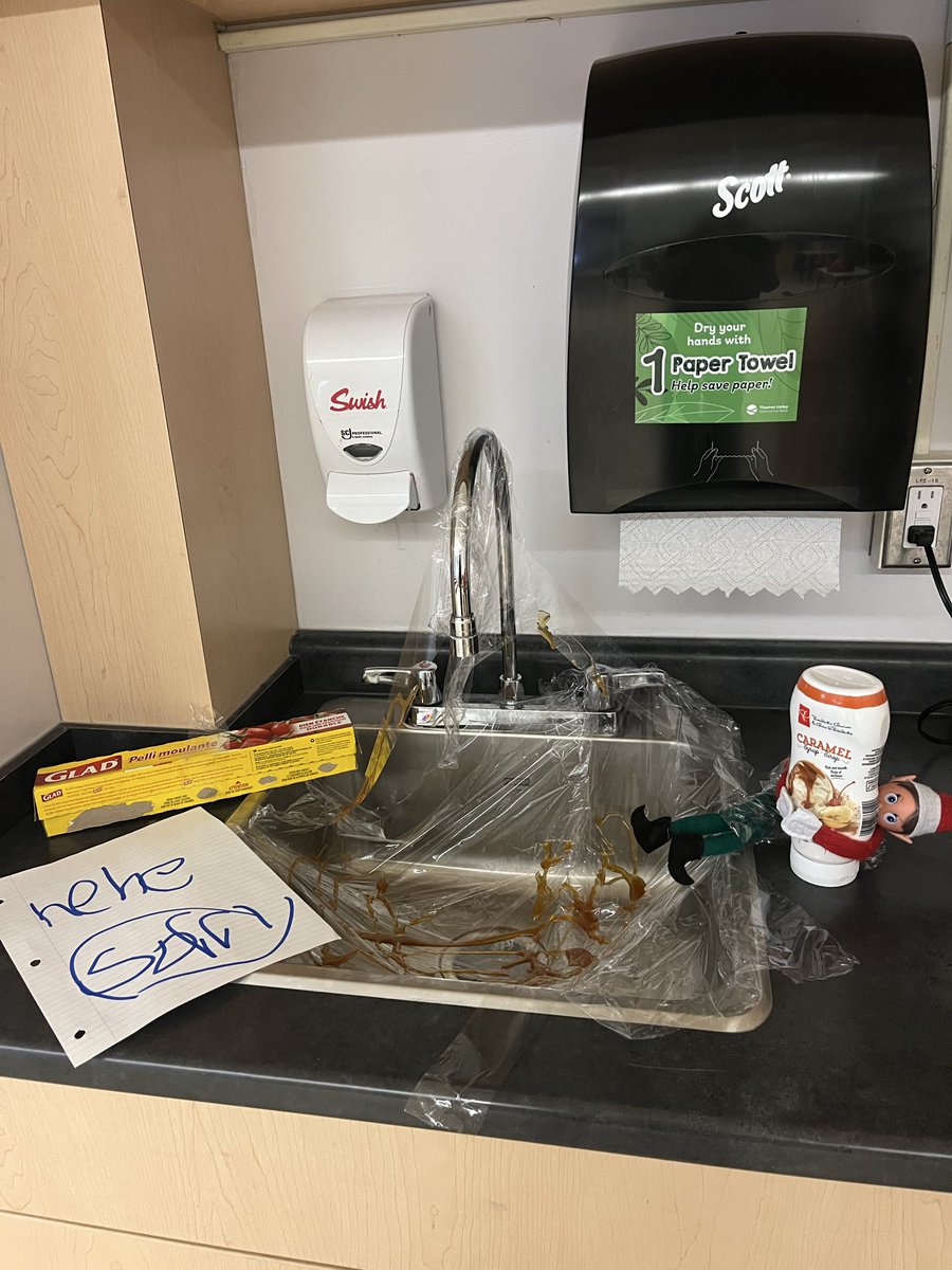 cjansseune's tweet photo. The first three days with Timmy! He was quite messy today! 🎅🏼🎄@KnollwoodPark1 https://t.co/EDLoDVcDTl