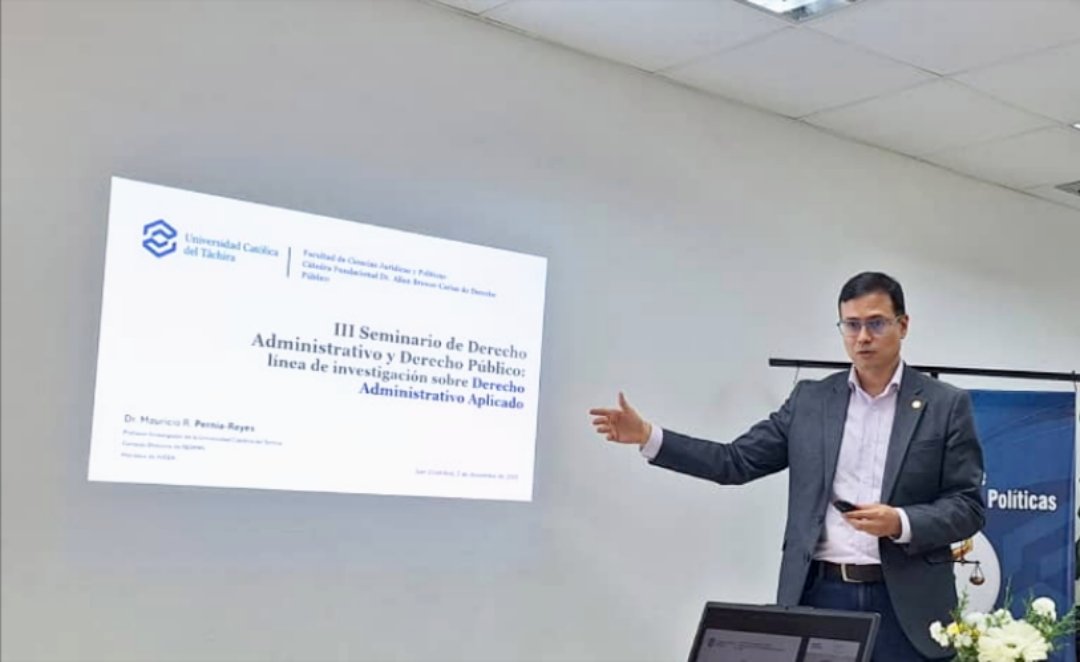 perniareyes's tweet image. #UCAT | Ayer se realizó el "III Seminario de Derecho Administrativo y Derecho Público" para profesores, organizado por la Cátedra Fundacional Allan Brewer-Carías de Derecho Público de la @notiucat. En él se pudo conocer sobre sus investigaciones y presentar propuestas de estudio.