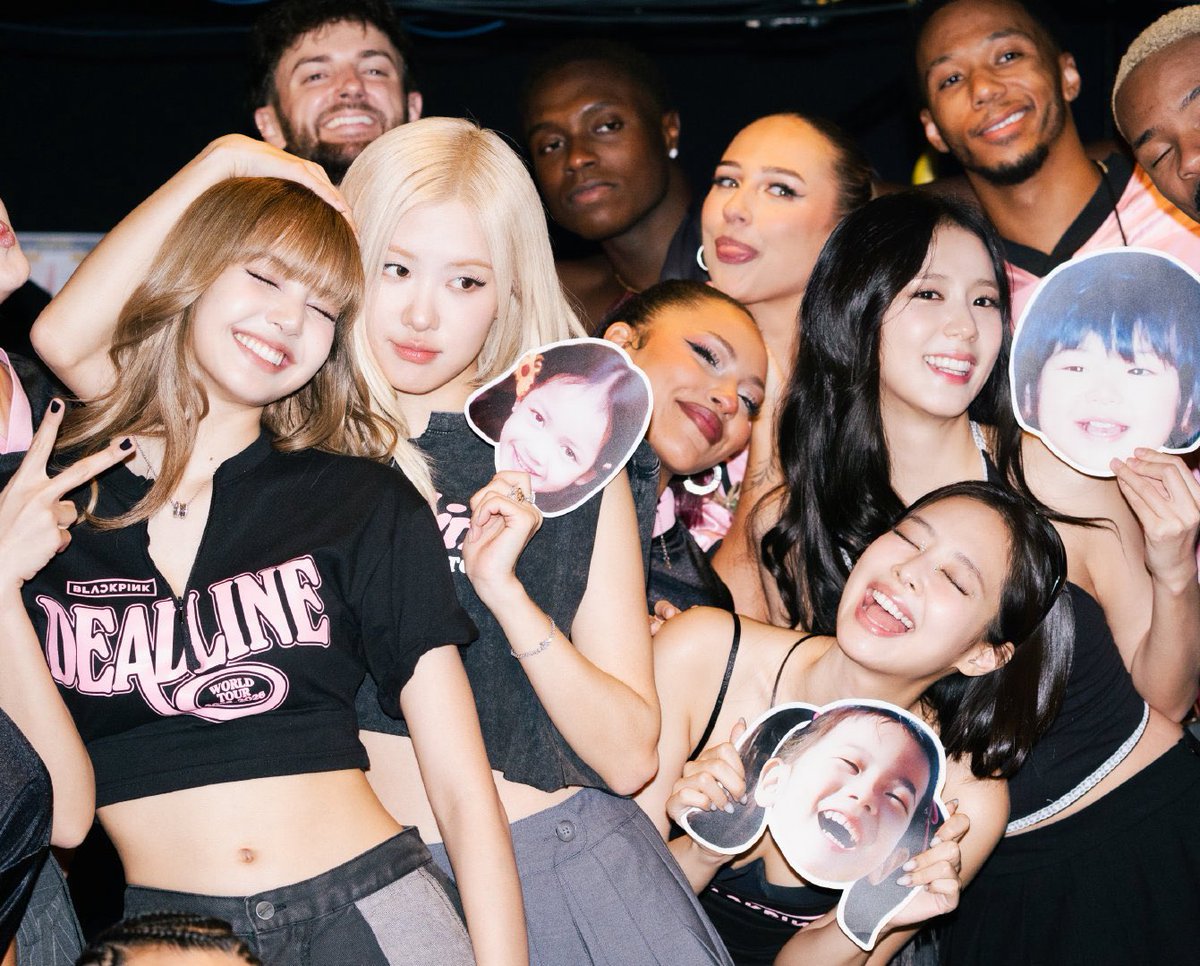 tinypinkforests's tweet image. ⠀ ⠀⠀⠀♯┆ Me and my girls. »    🐎 🍒