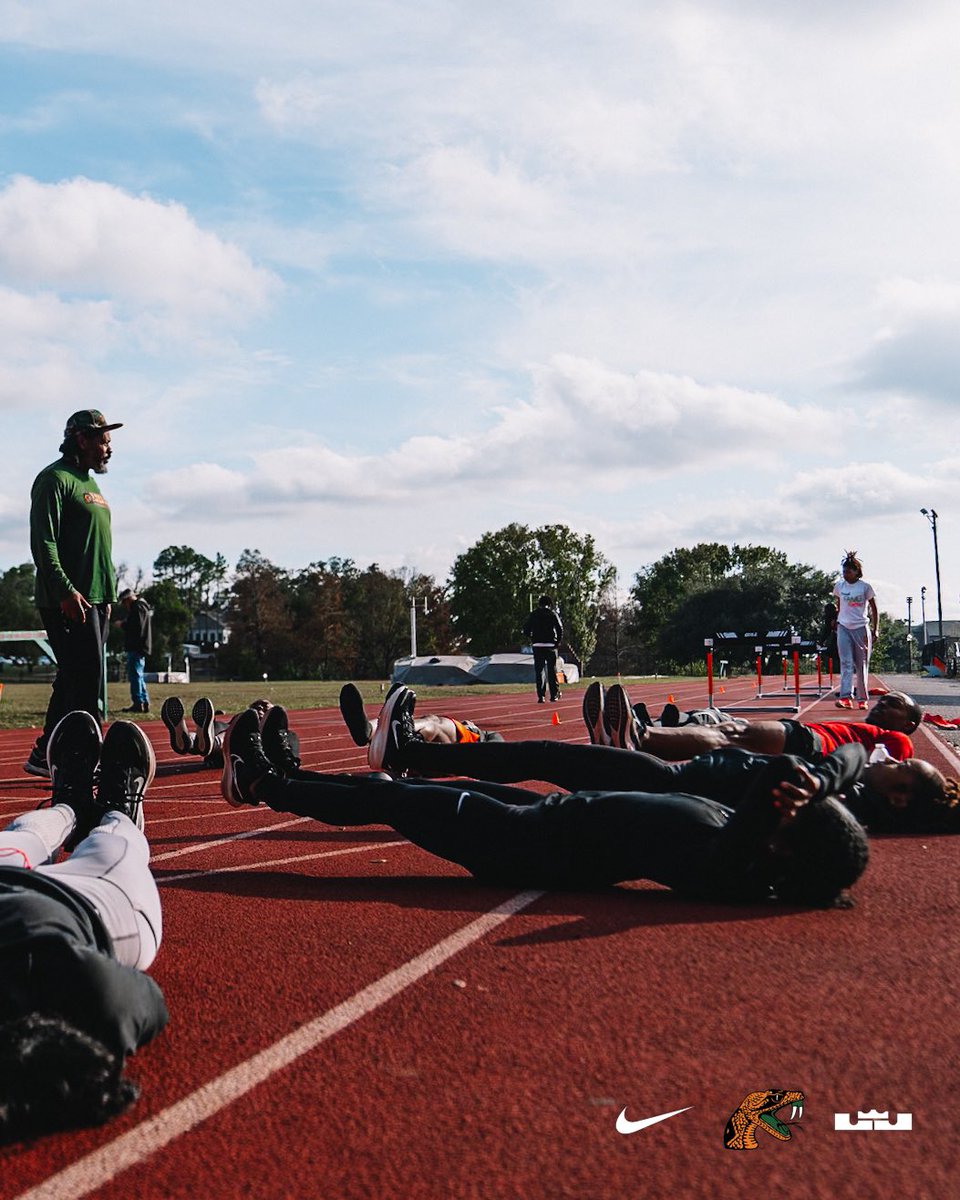 𝗥𝗘𝗔𝗗𝗬 𝗧𝗢 𝗦𝗘𝗧 𝗜𝗧 𝗢𝗙𝗙

Only less than 48 hours away until the Rattlers begin their Indoor season at the Clemson Opener this Friday

#FAMU | #FAMUly | #Rattlers | #FangsUp 🐍