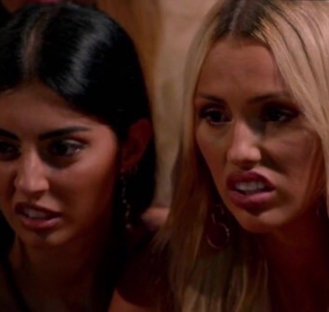 CristinaBN91's tweet image. Mis caras cuando veo que Dario intenta justificar que lo que hace Almudena es lo mismo que hace él!
#Payaso #LaIslaDeLasTentaciones15 
#LIDLT