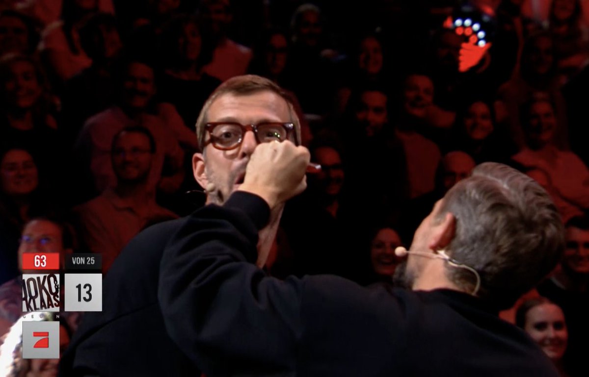 schminken - stinken - während der Werbepause an #JKvsP7 thinken