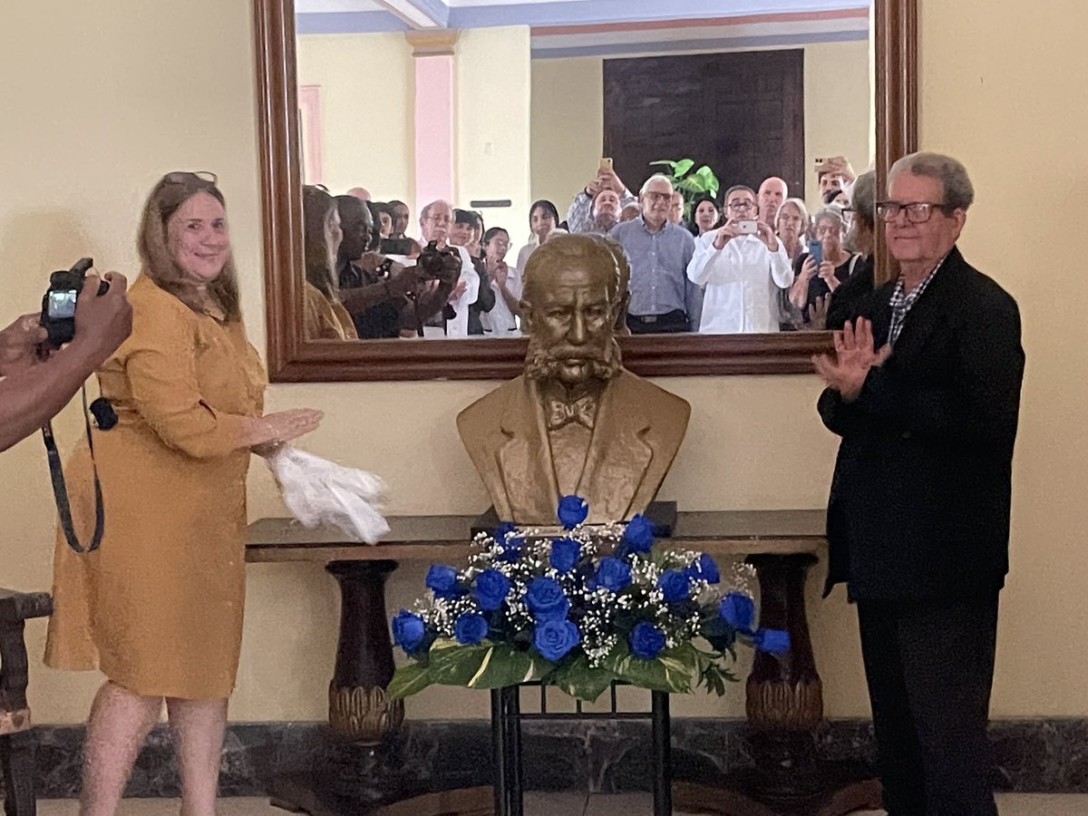 ¡Feliz Día de la Medicina Latinoamericana!
El 3 de Diciembre, conmemoramos el natalicio del Dr. Carlos J. Finlay. Es más que una fecha en el calendario; es un recordatorio del inmenso legado de dedicación y humanismo que construimos juntos los médicos. <a href="/ciencias_cuba/">Academia de Ciencias de Cuba</a>