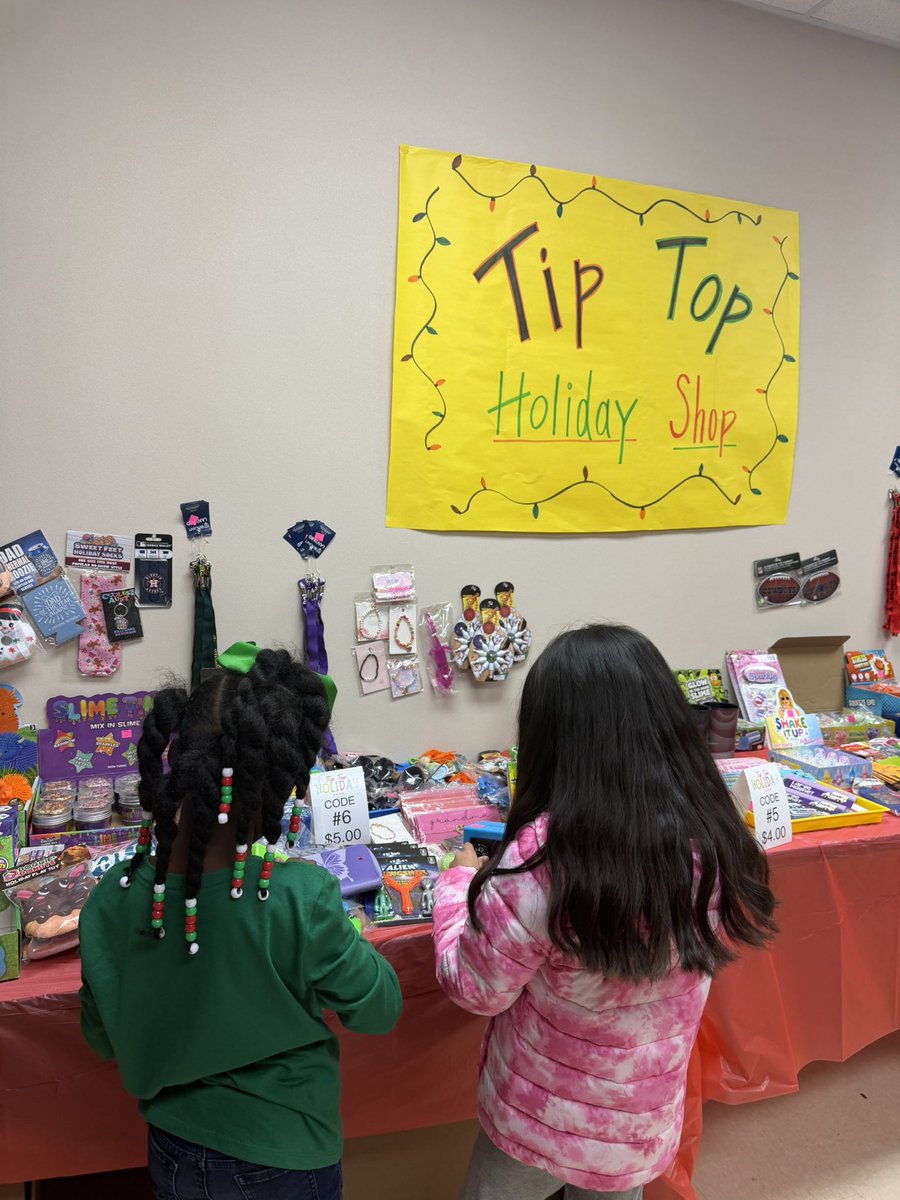 HREMustangs's tweet photo. HRE Tip Top Shop is open! ๐ Our students are enjoying our campus fundraiser and getting some early holiday shopping done for their families. #HREProud #TipTopShop #StudentFun https://t.co/eeWRPbALge