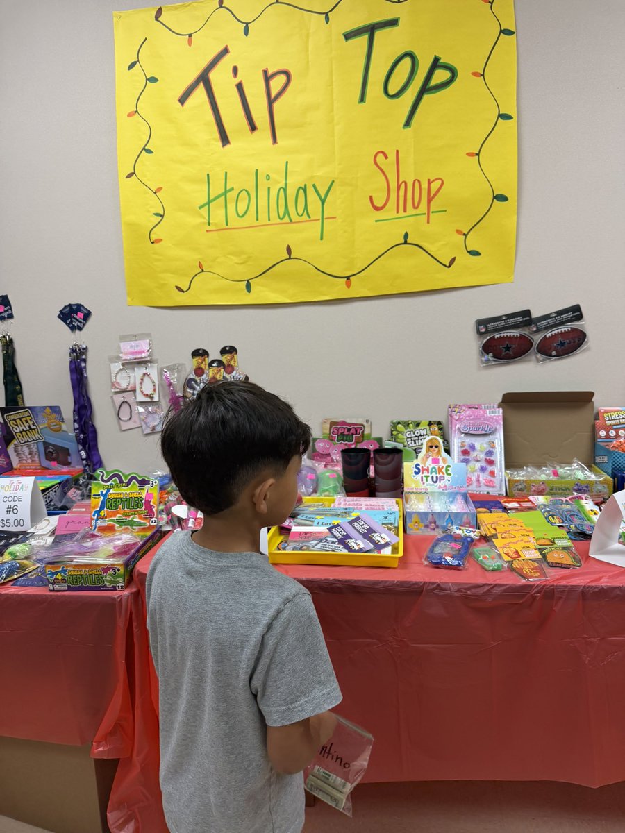HREMustangs's tweet photo. HRE Tip Top Shop is open! ๐ Our students are enjoying our campus fundraiser and getting some early holiday shopping done for their families. #HREProud #TipTopShop #StudentFun https://t.co/eeWRPbALge