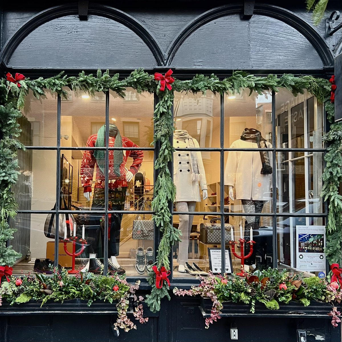 vintagetastebos's tweet image. Happy Holidays from Vintage Taste! Join us on Thursday, December 4th from 6-9pm for the Annual Beacon Hill Holiday Stroll. We hope to see you tomorrow to celebrate!🎁

#womensconsignment #mensconsignment #beaconhillboston #charlesstreetboston #beaconhillholidaystroll