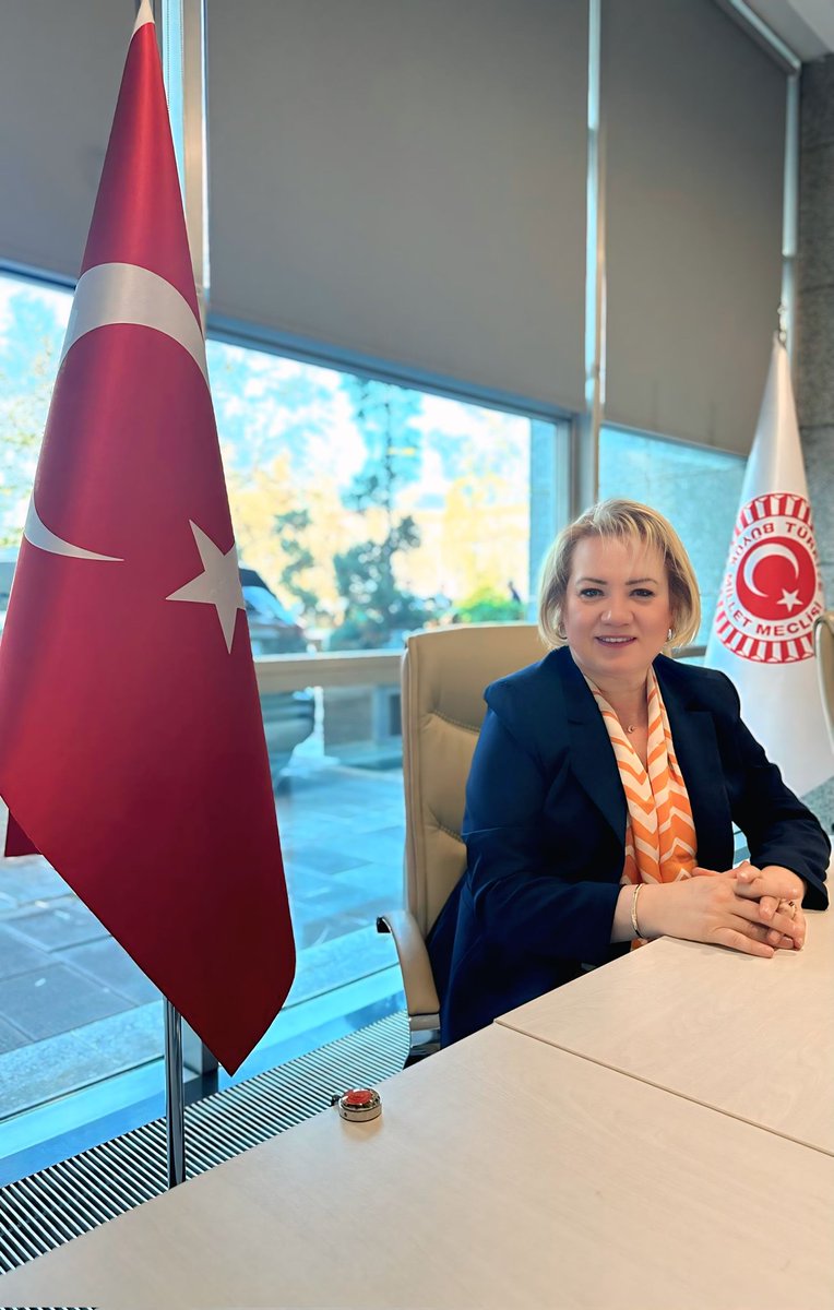 “Cumhuriyetin değerleriyle, geleceğe güvenle.Güçlü kadın, güçlü temsil, güçlü Türkiye.”
#kadın