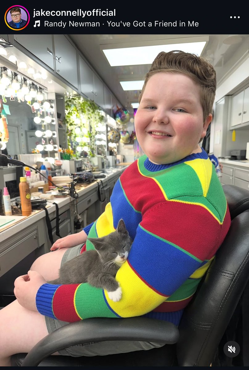 itsflaur's tweet image. he’s so cute i’m sad that people were hating on him