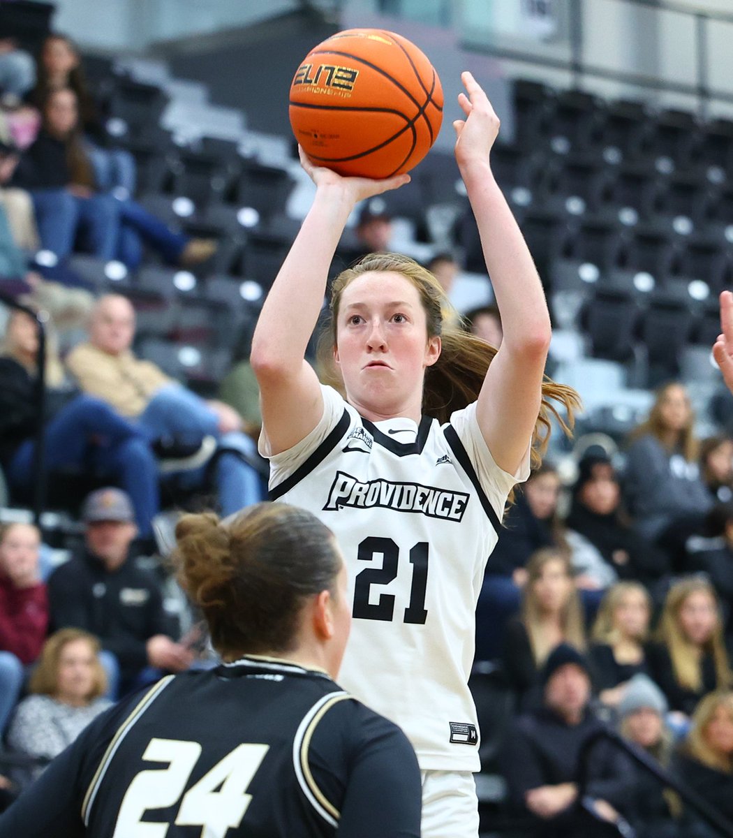 PCAthletics's tweet image. ICYMI: @ProvidenceWBB Hand Bryant First Loss Of The Season, 62-53 (11.30.25)

🏀 - Sabou Gueye (18 points, 4 rebounds)
🏀 - Payton Dunbar (15 points, 4-6 3PT)

Full Recap:
friars.com/news/2025/11/3…