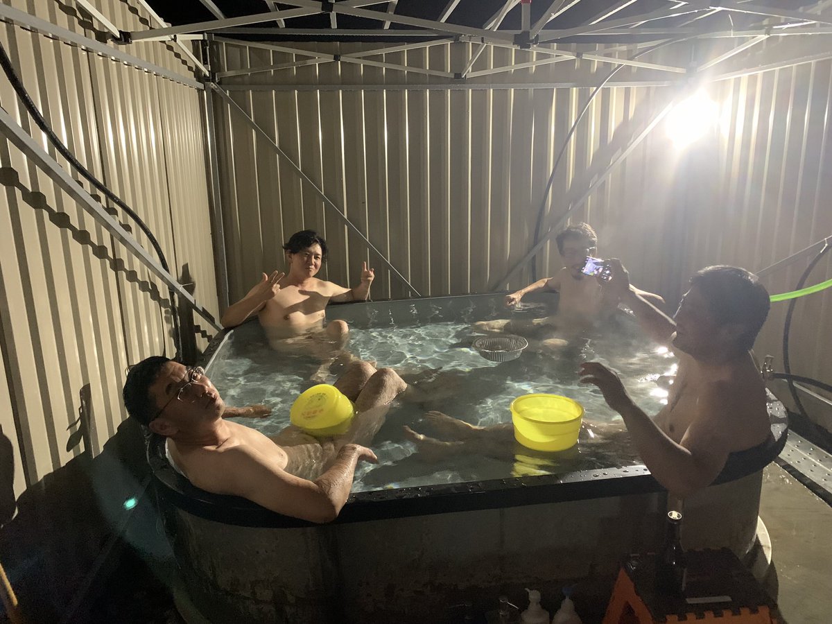 jin5378247's tweet photo. チャリティーレース情報
前日土曜日は練習走行可能です。
12月20日（土）
13時〜16時 練習走行（無料です）
車中泊も可能です。
お風呂があります。
男子は露天風呂、女子は内風呂があります。
ご利用下さい。 https://t.co/1FfQekyuQB