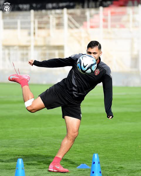 USMAofficiel's tweet image. Final training session before heading to face NC Magra 

#Algeriancup #Allezlesrouges 🔴⚫️🏆