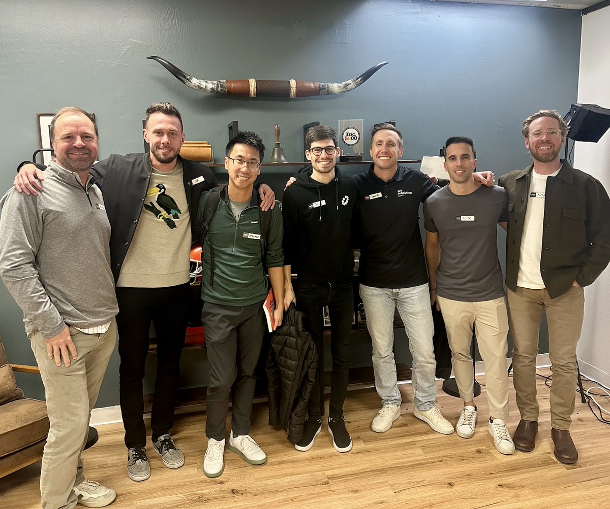 I went to an SEO meetup yesterday

Here are 10 interesting things that I learned

1. Stop optimizing for keywords. Instead, optimize for the Agentic Research Process

AI (LLMs) performs web searches just like humans do to verify facts. Instead of targeting keywords users type,