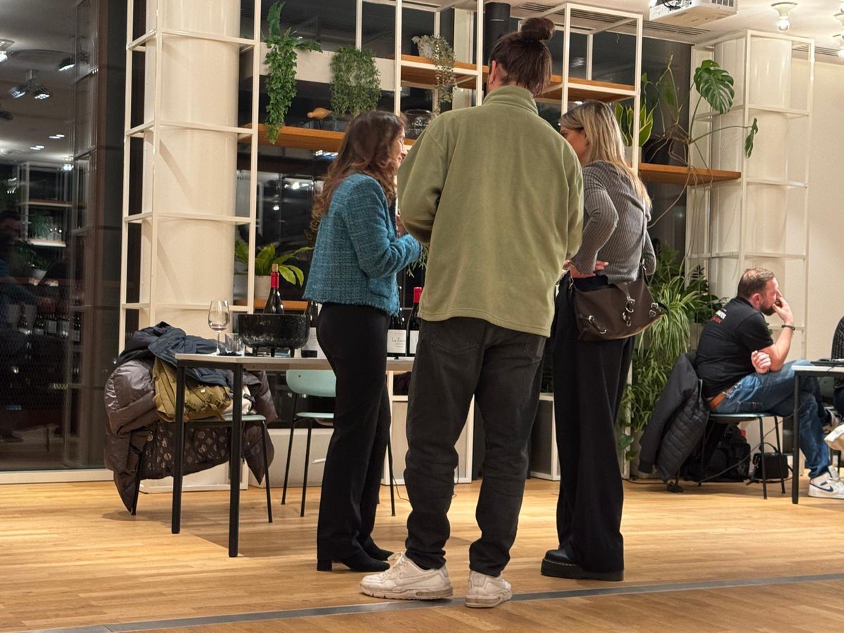 🗣️Great days at the International Spanish Wine Show 2025 in Warsaw (Poland), organized by VINOPASS.
We were delighted to present the identity and character of our wines to professionals, importers and wine lovers in the Polish market.