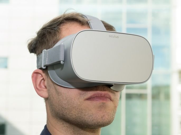 #خبر رياضي ..
#ريال_مدريد سيخترع حركة جديدة ترتبط بالواقع الافتراضي ، سيزرعون كاميرات في ارجاء ملعب سنتابقو ببرنابيو وانت في بيتك تلبس نظارة وتجلس تتلفت يمين يسار وكأنك في الملعب .. واكيد بترتبط بقنوات مخصصة و #beIN اكيد مستعدة لهذه الميزة الفخمة