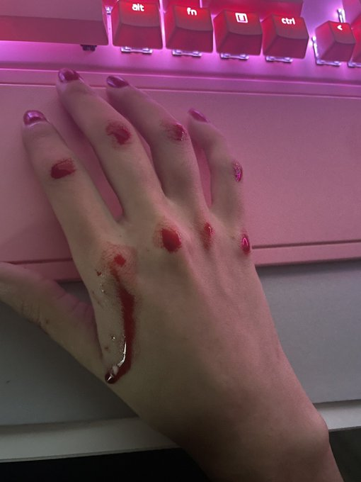 ria ୧ ‧₊˚ 🍓 ⋅ ☆ tweet media