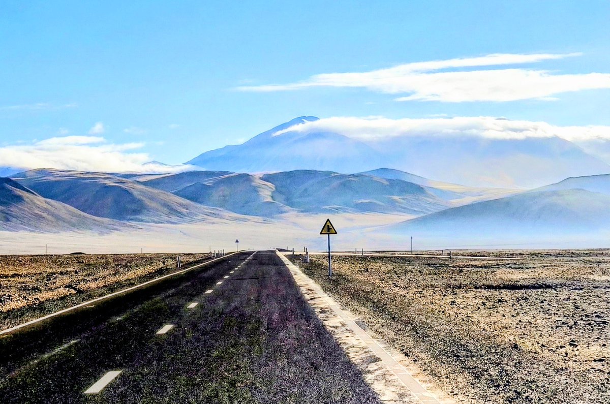 Өглөөний мэнд Монгол орон. 
Та сайхан амарсан уу?
БаянӨлгий аймаг. Толбо сум. 
Сайр Хайрхан уул.