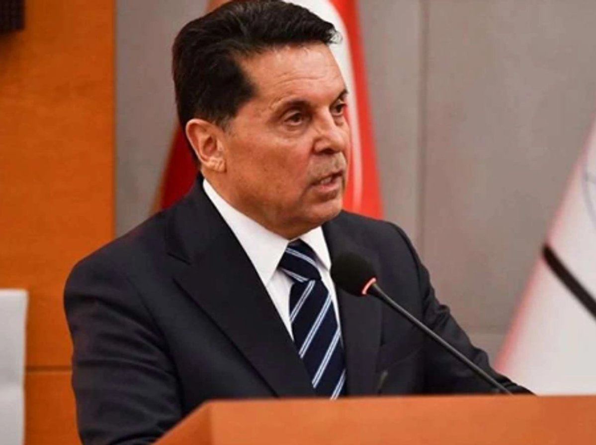 Alevilerin çoğunun oy verdiği CHP ve DEM partilerinin her ikisinin de Alevilere bakışı sorunlu, ikisi de eşit vatandaşlığa dayalı demokratik bir geleceği içlerine sindirmiş değil, çünkü halen zihinlerinin derinliklerinde bir türlü yüzleşemedikleri mezhepçilik virüsü var. 1/2