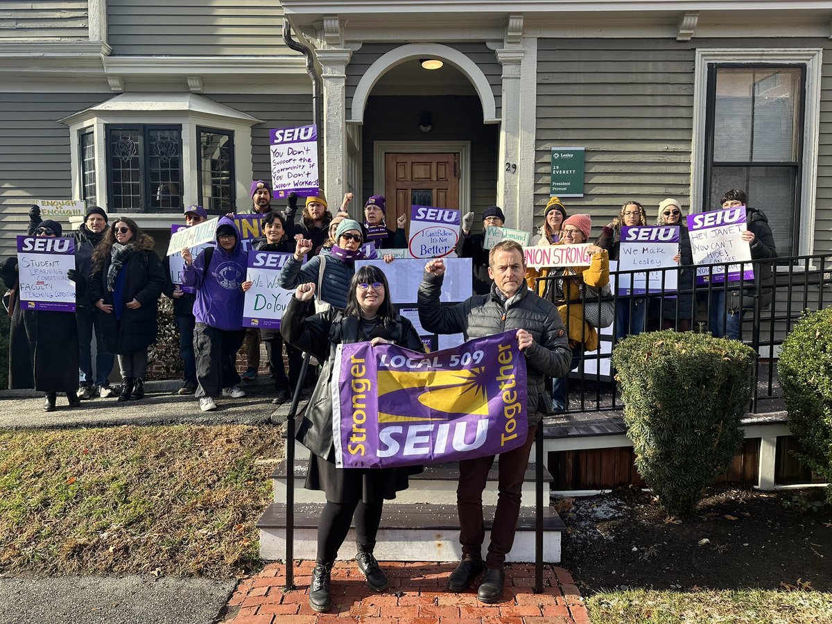 SEIU509's tweet image. ✊ Today, @lesley_u faculty and students marched on the president to deliver a petition signed by over 500 supporters, including a supermajority of faculty, demanding a fair contract for CORE faculty and adjuncts!