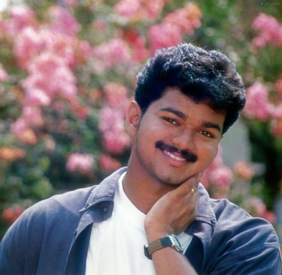 PriyaJD_'s tweet image. 33Years❤🧿 @actorvijay !!🫂
Love yew to the moon and back &quot;🌏🫀

#33yearsOfVijayism