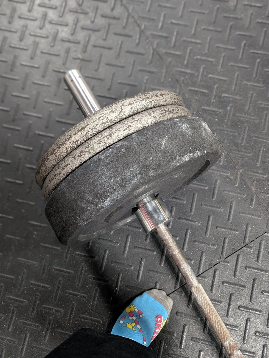 EmperoarLyon tweet media