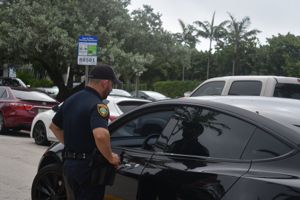 SurfsidePolice's tweet image. The Surfside Police Department hosted a holiday traffic enforcement detail today. 
Our goal was to ensure the public can be made aware on the dangers of careless driving. 

We would like to give a special thanks to the FDOT and fellow local police agencies for assisting us today