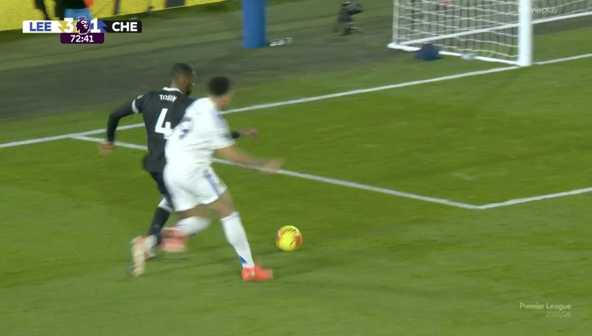 TouchlineX's tweet image. 📸 - WHAT THE HELL WAS TOSIN DOING!