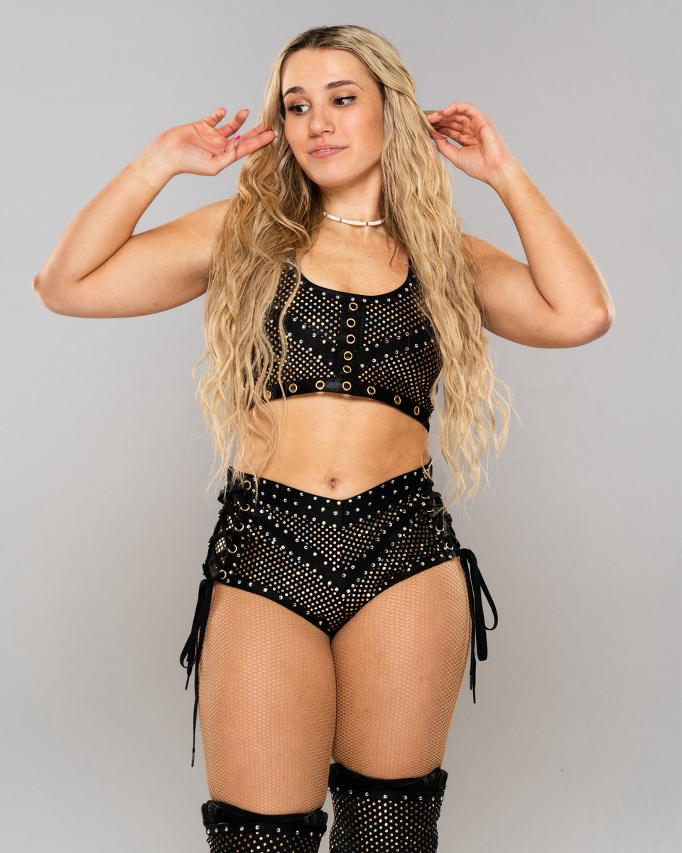 BrittnieBrooks's tweet image. got some RARRREEEE availablity in January! 

who wants me on their show? 
tag promotions where you wanna see me!