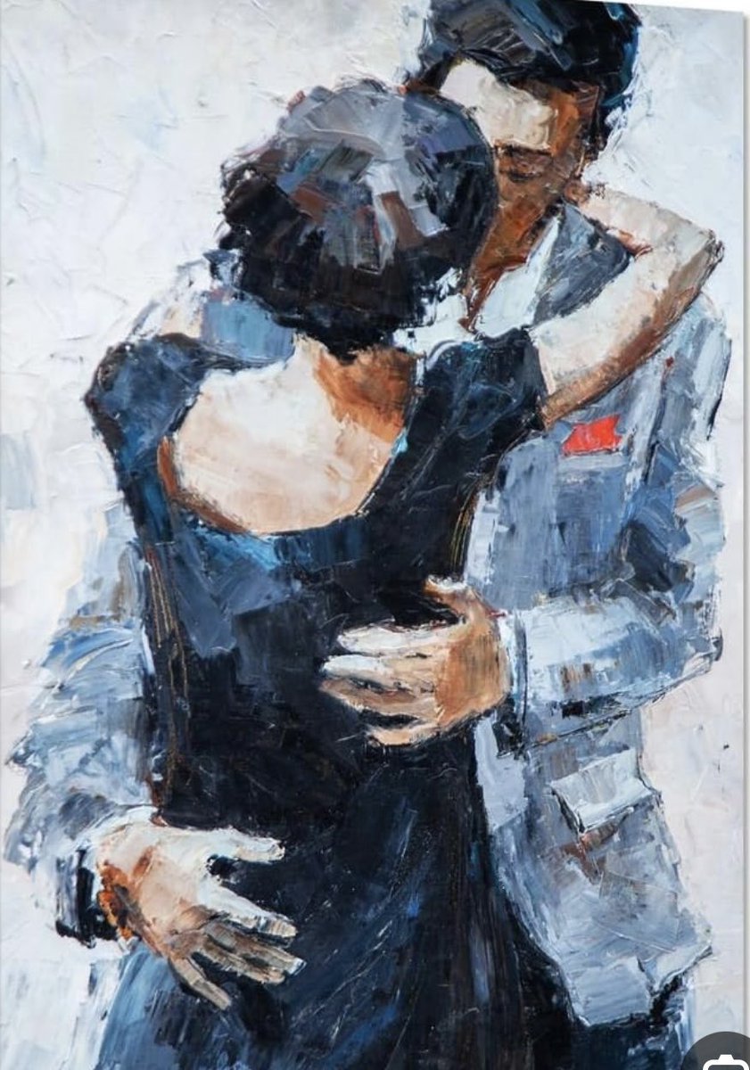 🎶

        ماذا لو أتيتيني قبل نهاية الشتاء 
       ومزجتُ طعم قهوتي بمذاق قربك 
 واختلط النسيم البارد ب رائحة عطرك
ماذا لو .. 
    كان مساء ديسمبر، غفوة على أيسرك  
               ماذا لو !!!! 

                         #حنين_الشتاء