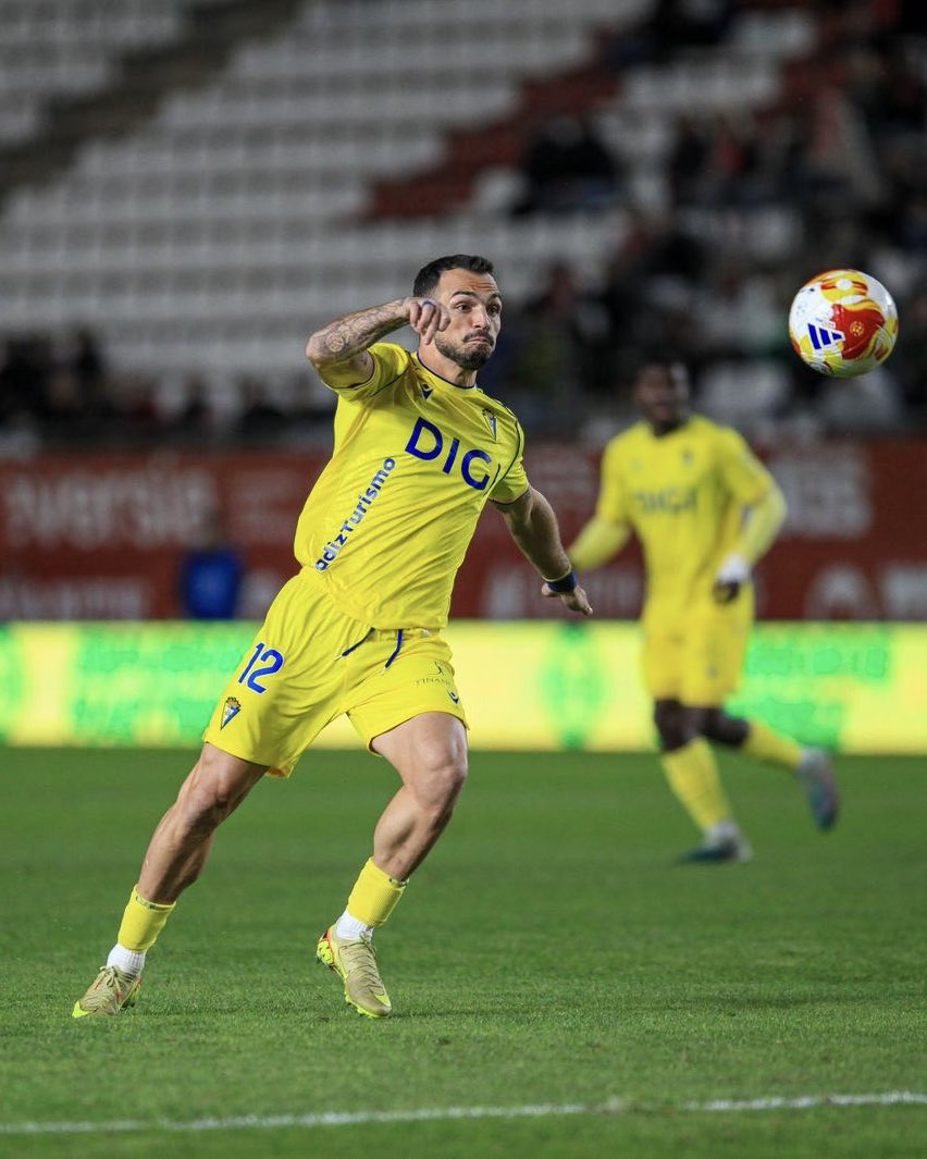 En poco más de un mes, Gaizka Garitano ha “señalado” a Iuri Tabatazde hasta en tres ocasiones. Quizá el día de la Cultural no estaba tan justificado, pero la realidad es que –pese a los toque de atención– el futbolista georgiano no ha remediado ese bajón de intensidad. No basta