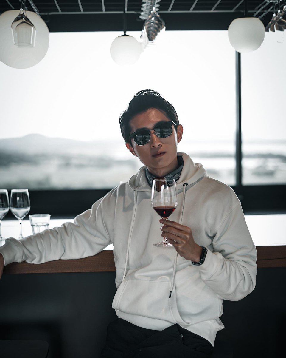 LiangJ_Official's tweet photo. Seldom drink but always feel like when overseas https://t.co/VlEkBUzOkD