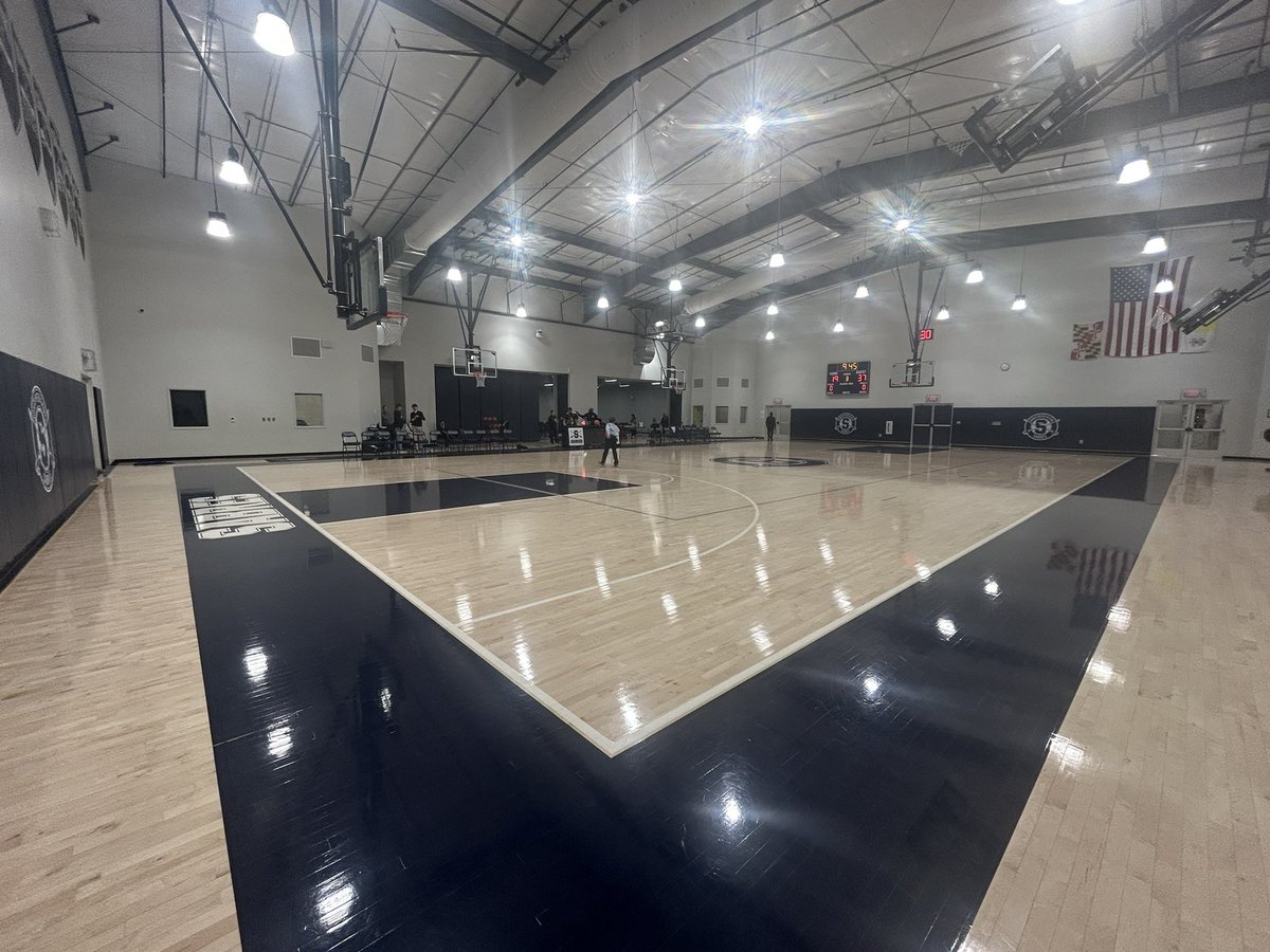 For the second time in two weeks, we’re at Saints Peter &amp; Paul for boys hoops! The Sabres host <a href="/CurleyAthletics/">Curley Athletics</a> at 5:30. And you can watch live on DSN.

🎙️<a href="/IanNicholasTV/">Ian Nicholas</a> &amp; <a href="/darronwallace_/">Darron Wallace</a> 
💻 shorturl.at/BmR4j 

#LocalTeamsBigDreams