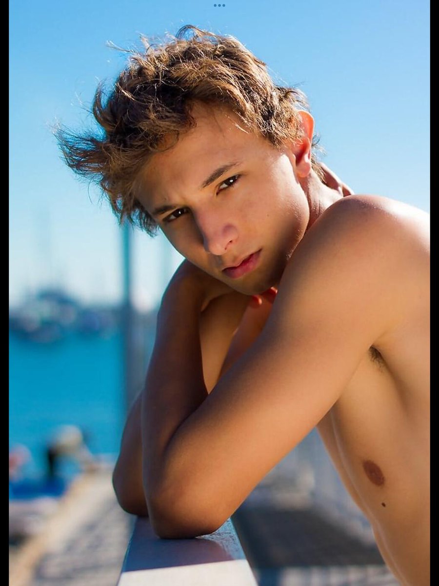 ArnaudLGBT's tweet image. 