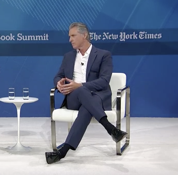 greg_price11's tweet image. I have literally never seen a man that sits like this