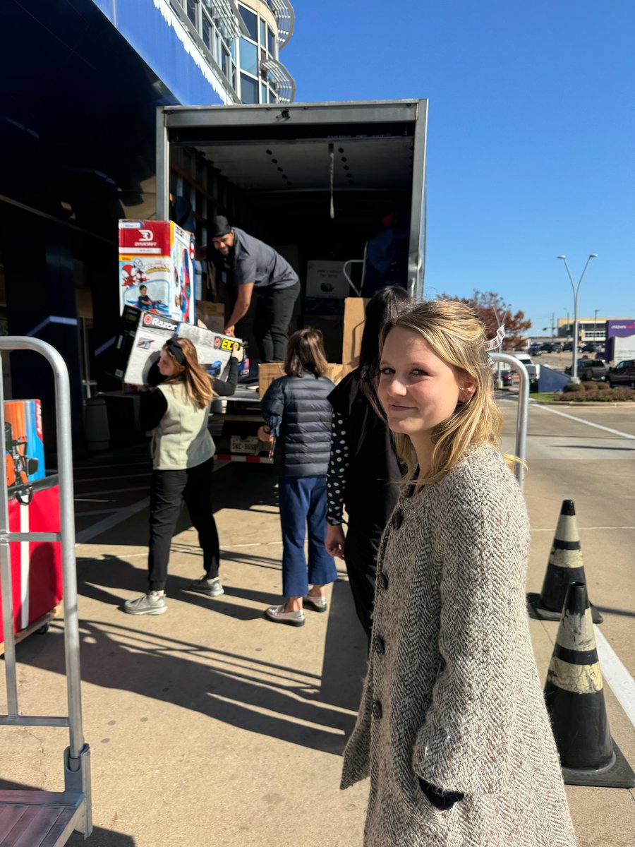 Sadie Keller Foundation tweet media