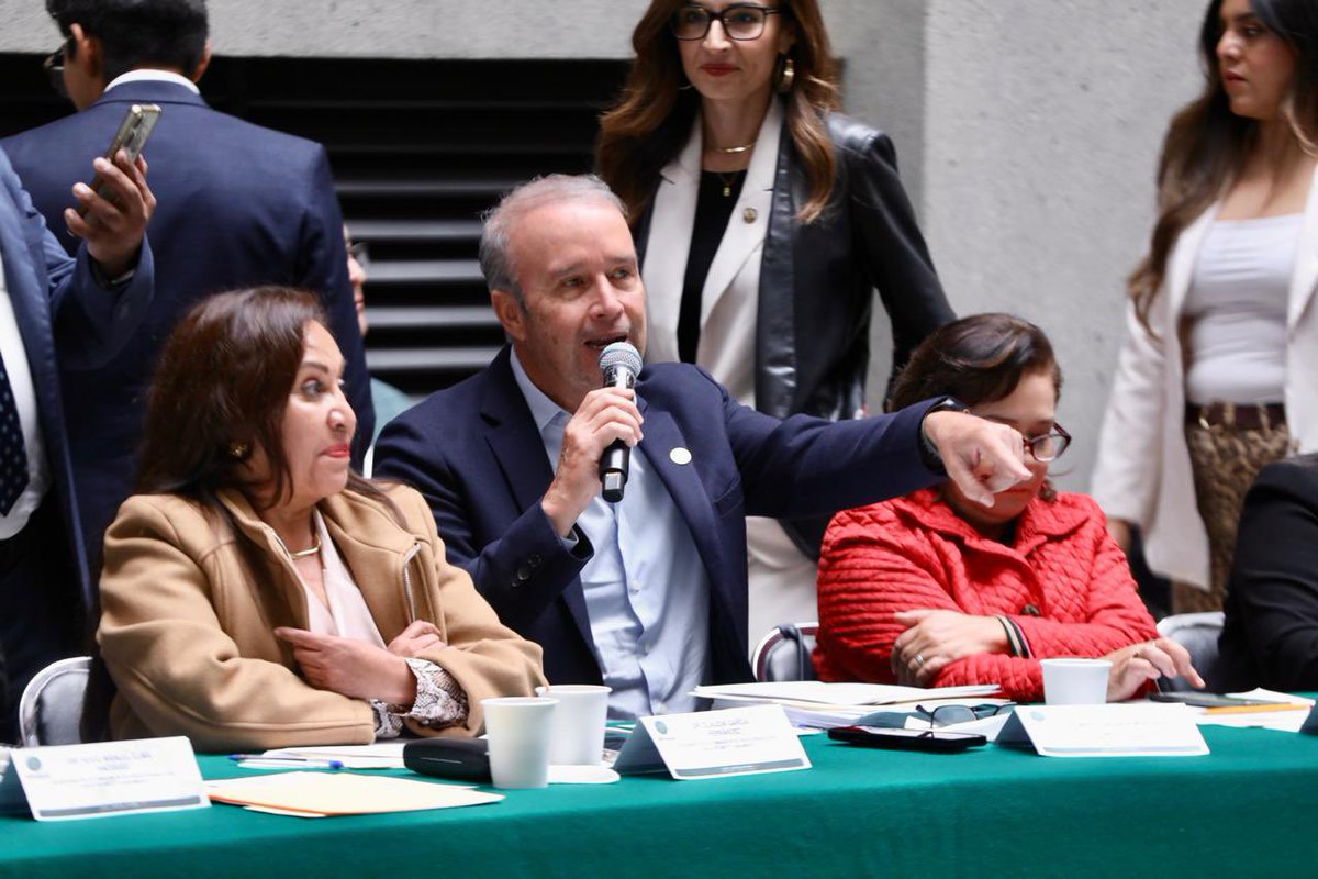 #Política ✍🏽 | <a href="/MarioCalzadaM/">Mario Calzada</a> vota en contra de la Ley Nacional de Aguas y pide frenar su aprobación 💬

• El diputado priista acusa falta de inclusión y señala que sus propuestas fueron ignoradas. 👉🏽 is.gd/MiZFRx