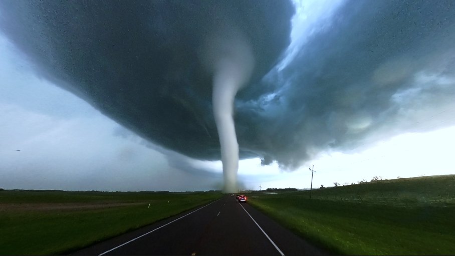 RiskeChris's tweet image. This tornado was literal perfection.. Cannot believe it was real.

📍Gary, SD