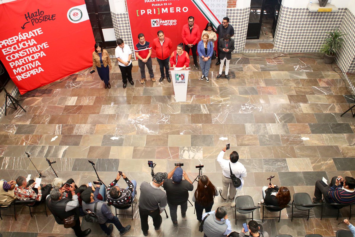 PRIdePUEBLA's tweet photo. La diputada @DelfinaPozosV, secretaria general del #PRIPuebla, señaló en #RuedaDePrensa que el fallo judicial que declaró inconstitucional la Ley de Ciberasedio confirma que la norma vulnera la libertad de expresión. https://t.co/Q6vWTGFqLT
