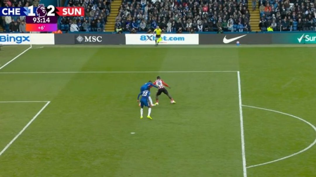 CfcSheikh's tweet photo. Tonight should be the last game Tosin Adarabioyo ever plays for Chelsea. A disgrace to the badge. One of the worst defenders I have ever watched. Send him to the bomb squad NOW!! https://t.co/5FR4qOSpcp