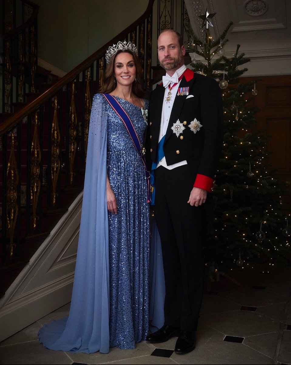 victoriaarbiter's tweet photo. A happy coincidence perhaps, but ever the diplomat, the Princess of Wales has sported red, white and blue for the French, US and German state visits to the UK this year… https://t.co/65XqspWUca