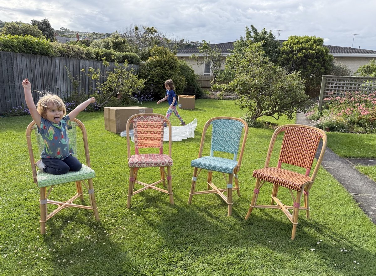 blockbird tweet media