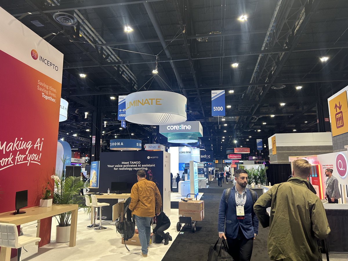 Technical Exhibitsは残りあと少し。撤収しているブースもちらほらと